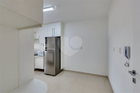 Apartamento à venda com 3 suítes em Real Parque, São Paulo, SP