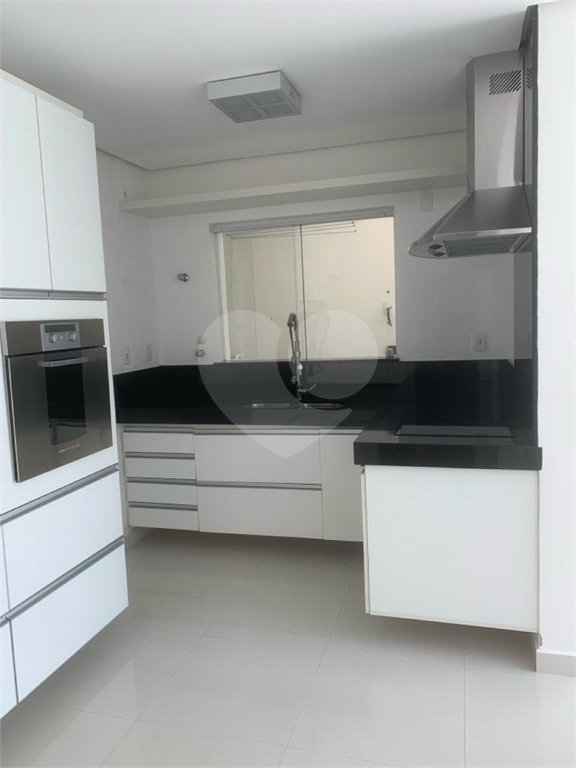 Casa à venda com 3 suítes no condomínio Villaggio Belvedere, São Paulo - SP