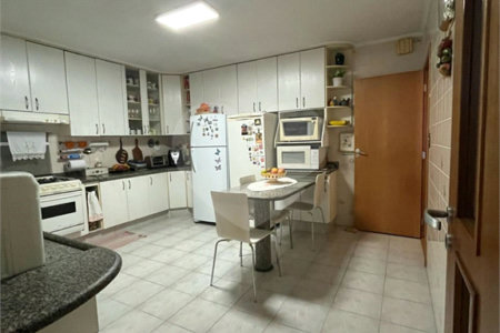 Casa à venda com 3 quartos, sendo 1 suíte,  em Jardim Casablanca, São Paulo, SP