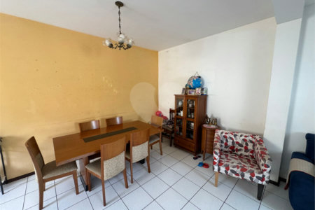 Casa à venda com 3 quartos, sendo 1 suíte, no Centro, Itapetininga, SP