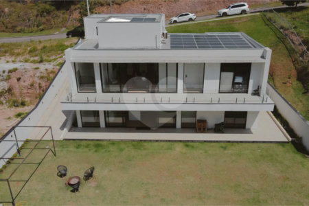 Casa à venda com 3 quartos, sendo 2 suítes, no condomínio Morada do Sol, Mairiporã - SP