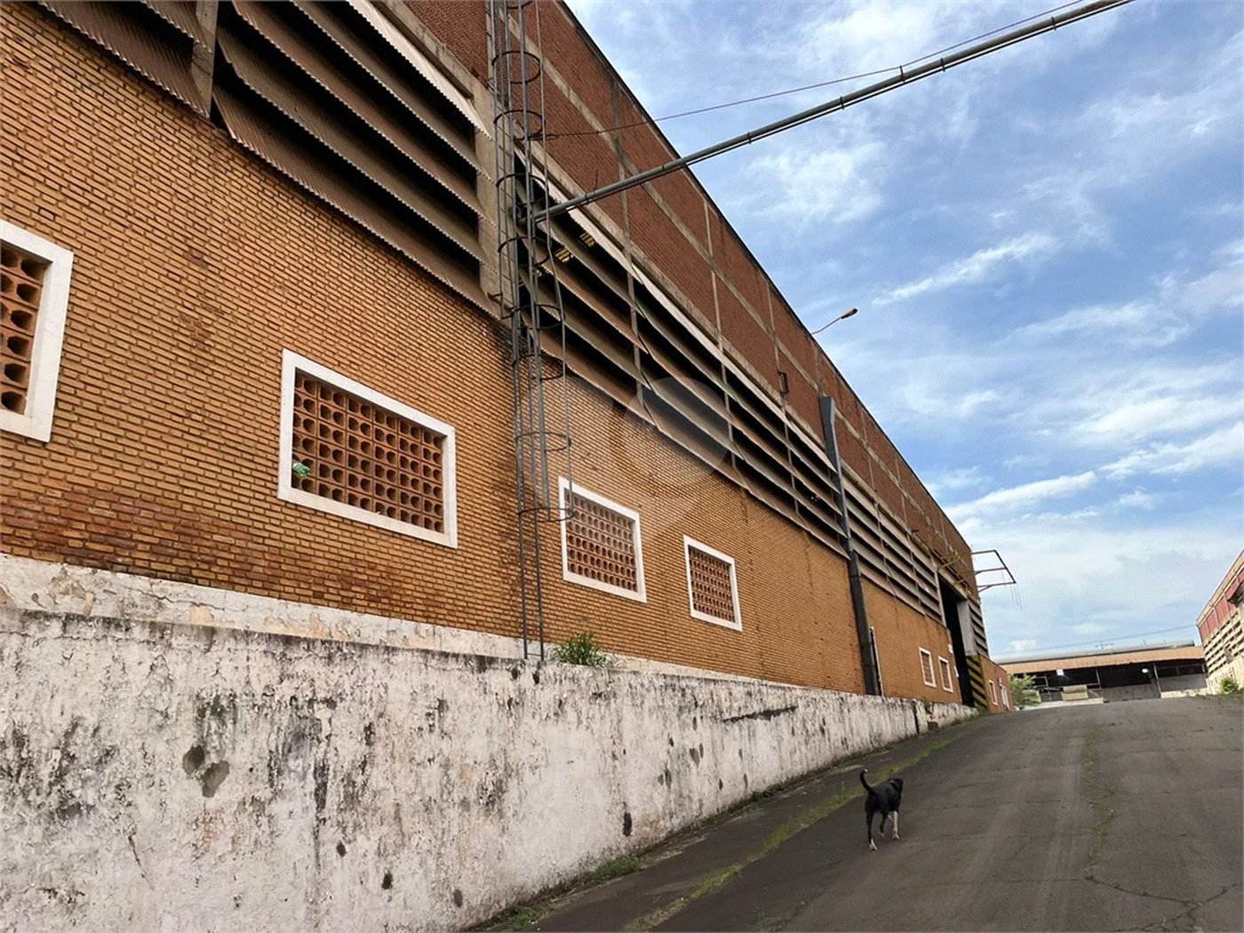 Excelente Galpão comercial para empresas disponível para venda e locação em Piracicaba - SP.