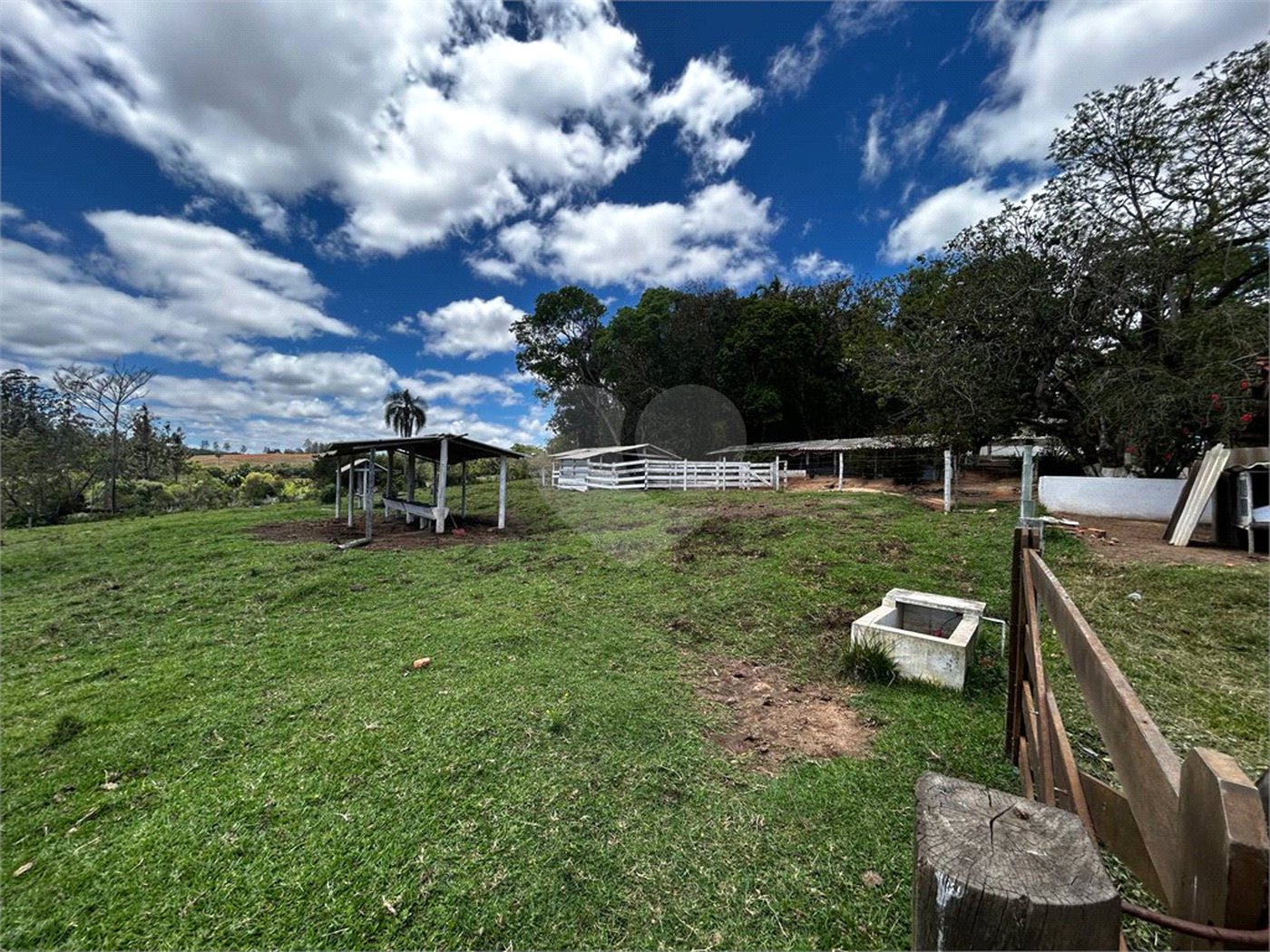 Sítio à venda com 2 quartos em Área Rural de Varginha, Itapetininga, SP