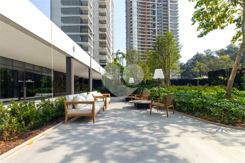 Apartamento à venda com 3 suítes em Jardim Morumbi, São Paulo, SP