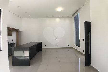 Casa à venda ou para alugar com 3 quartos, sendo 1 suíte, no condomínio Condomíno Helena Maria, Sorocaba - SP