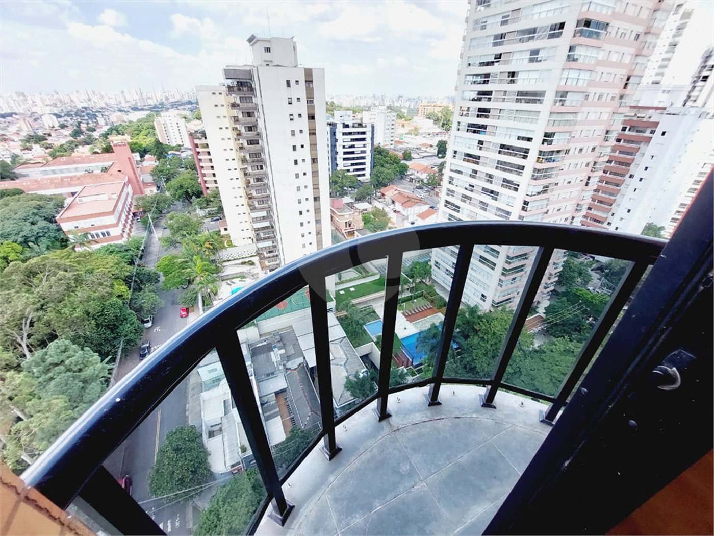 Apartamento à venda com 4 quartos, sendo 2 suítes,  em Alto da Lapa, São Paulo, SP