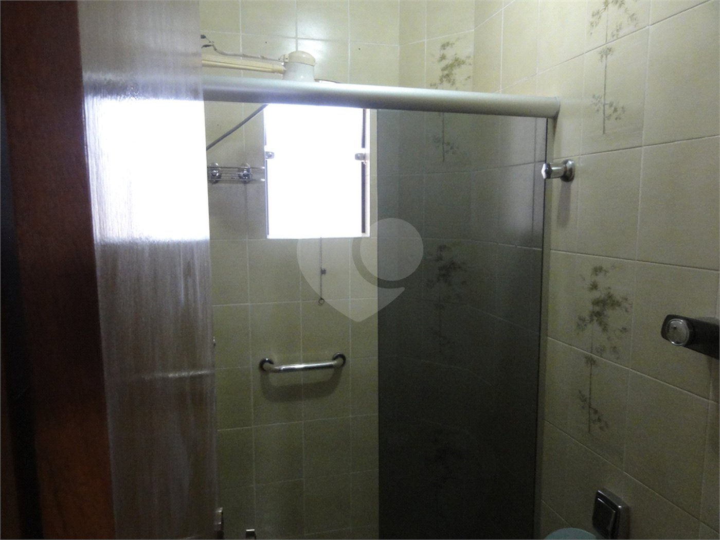 Sobrado à venda com 6 quartos, sendo 4 suítes, em Tremembé, São Paulo, SP