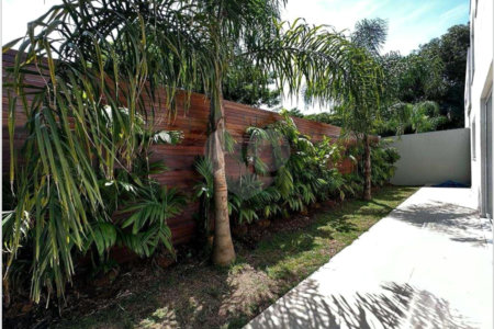 Casa à venda com 4 suítes no condomínio Porto Fino, São Paulo - SP