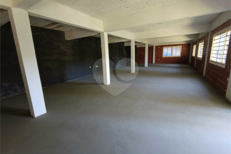 Chácara à venda com 4 quartos, sendo 1 suíte, em Vila Vilma (mailasqui), São Roque, SP