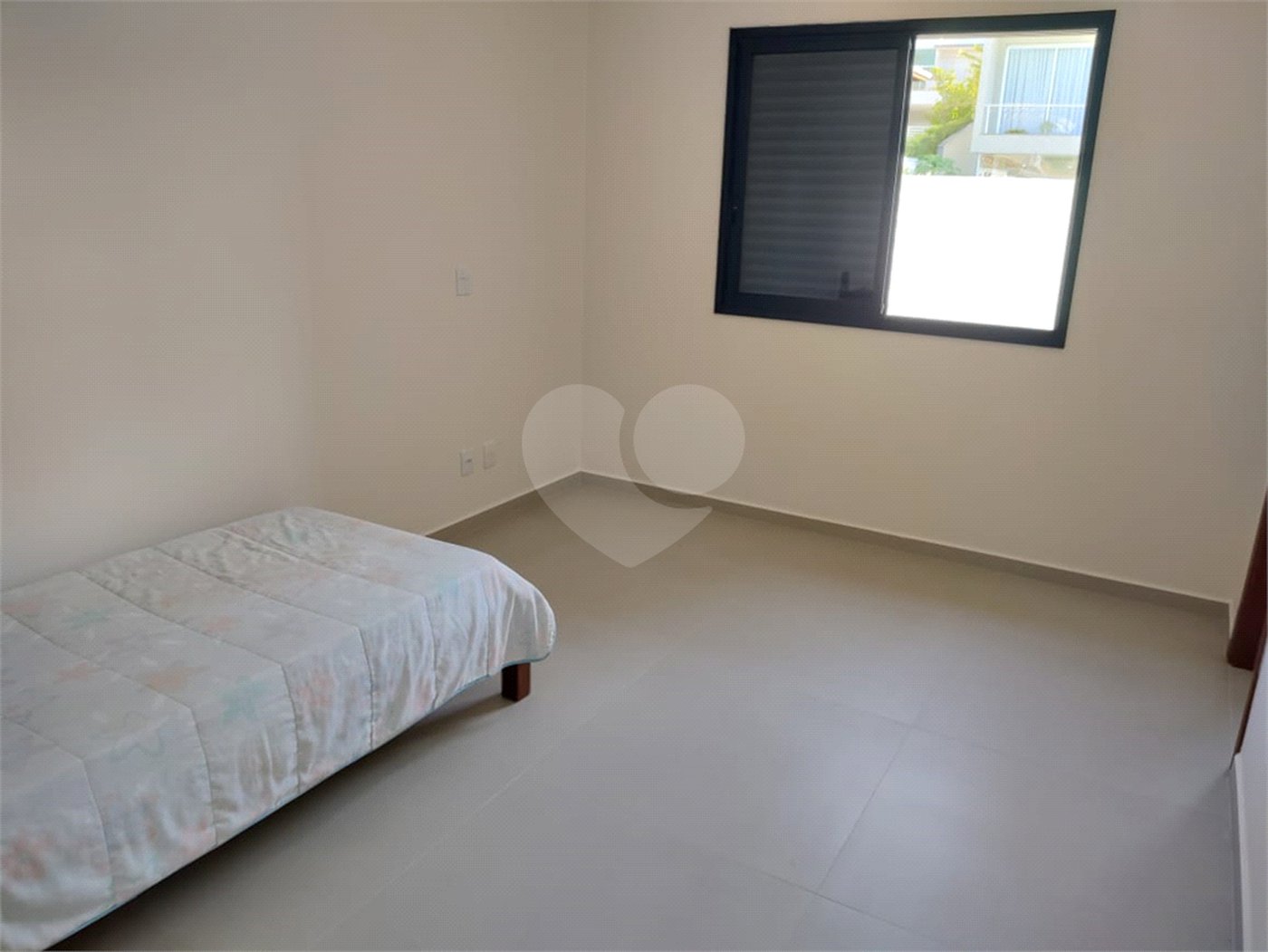 Casa à venda com 3 suítes no condomínio Santa Isabel I, Louveira - SP