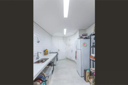 Apartamento à venda com 3 quartos, sendo 1 suíte, em Vila Anastácio, São Paulo, SP
