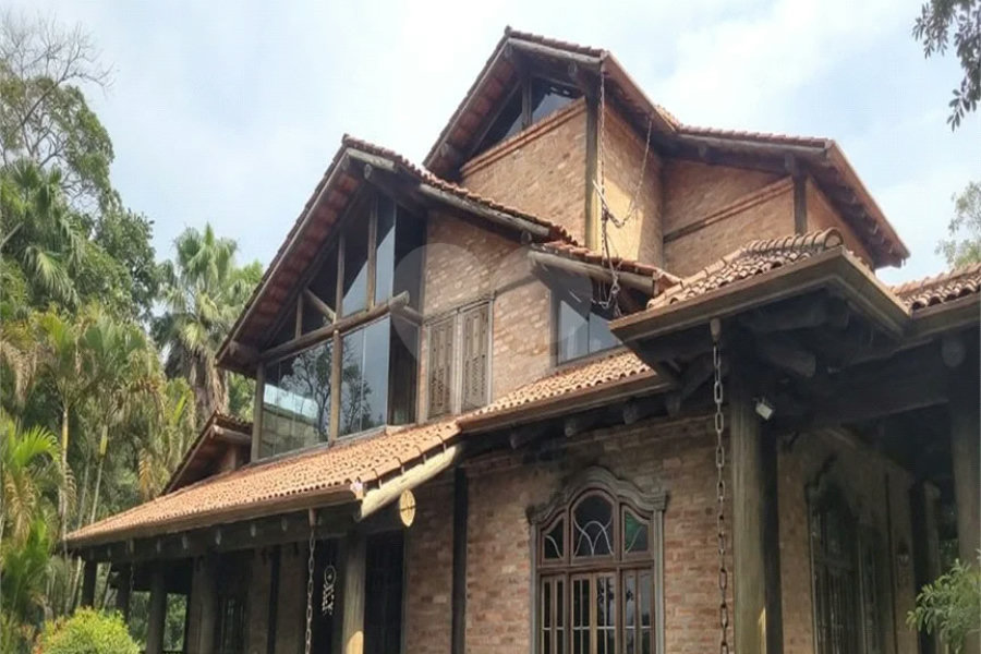 Casa à venda ou para alugar com 5 suítes no condomínio Cantareira, Mairiporã - SP