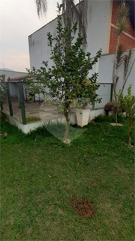 Casa à venda com 5 quartos, sendo 1 suíte, no Centro, Bom Jesus dos Perdões, SP