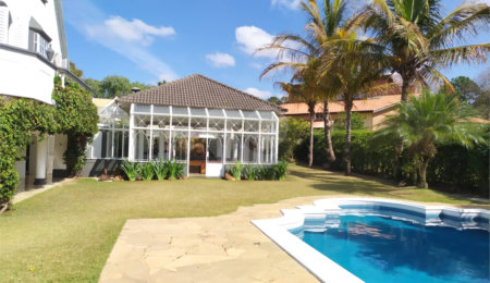 Casa à venda ou para alugar com 5 quartos, sendo 3 suítes,  no condomínio Fazenda Lago Azul, Araçoiaba da Serra - SP