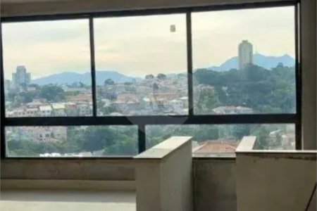 Sobrado à venda com 3 suítes em Parque São Domingos, São Paulo, SP