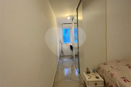 Casa à venda com 3 quartos, sendo 1 suíte, no condomínio Residencial Villagio Vitória, Guarulhos - SP