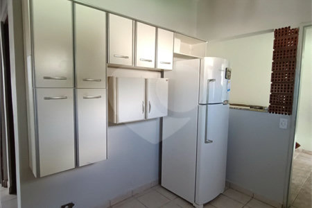 Casa à venda com 4 quartos, sendo 1 suíte, no condomínio Shangri-la, Atibaia - SP