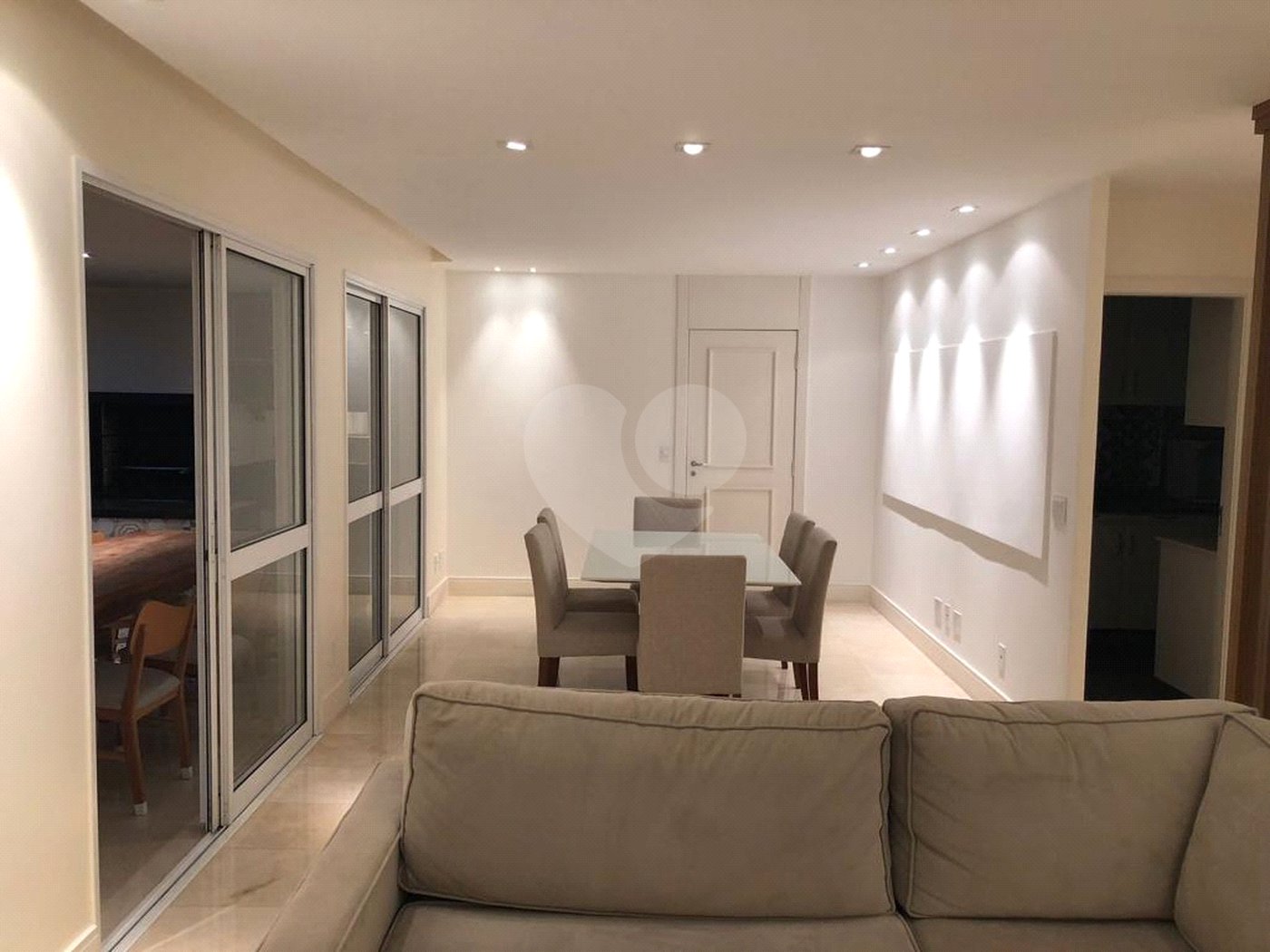 Apartamento à venda com 3 quartos, sendo 2 suítes,  em Paraíso do Morumbi, São Paulo, SP