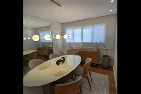 Apartamento à venda com 4 quartos, sendo 1 suíte, em Campo Belo, São Paulo, SP