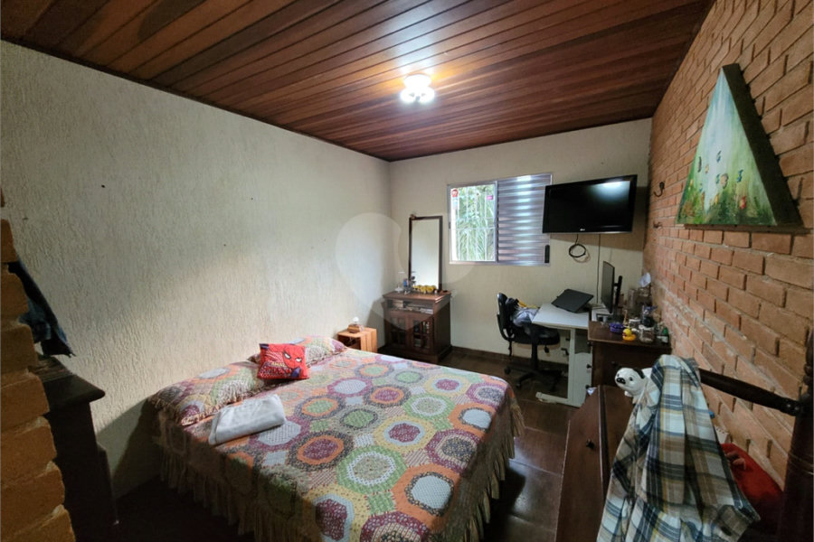 Sobrado à venda com 4 quartos, sendo 2 suítes, em Serra da Cantareira, Mairiporã, SP