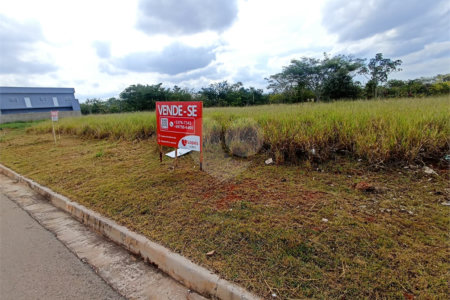 Terreno à venda em Vila Asem, Itapetininga, SP