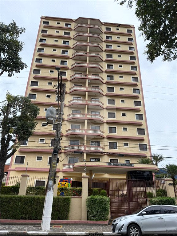 Apartamento à venda com 3 quartos, sendo 1 suíte, no Centro, Suzano, SP