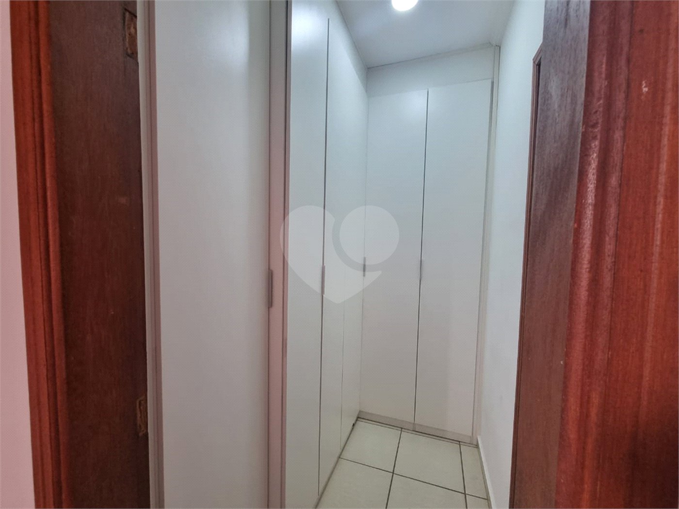 Casa à venda com 3 quartos, sendo 1 suíte,  no condomínio Bella Vista, Sorocaba - SP