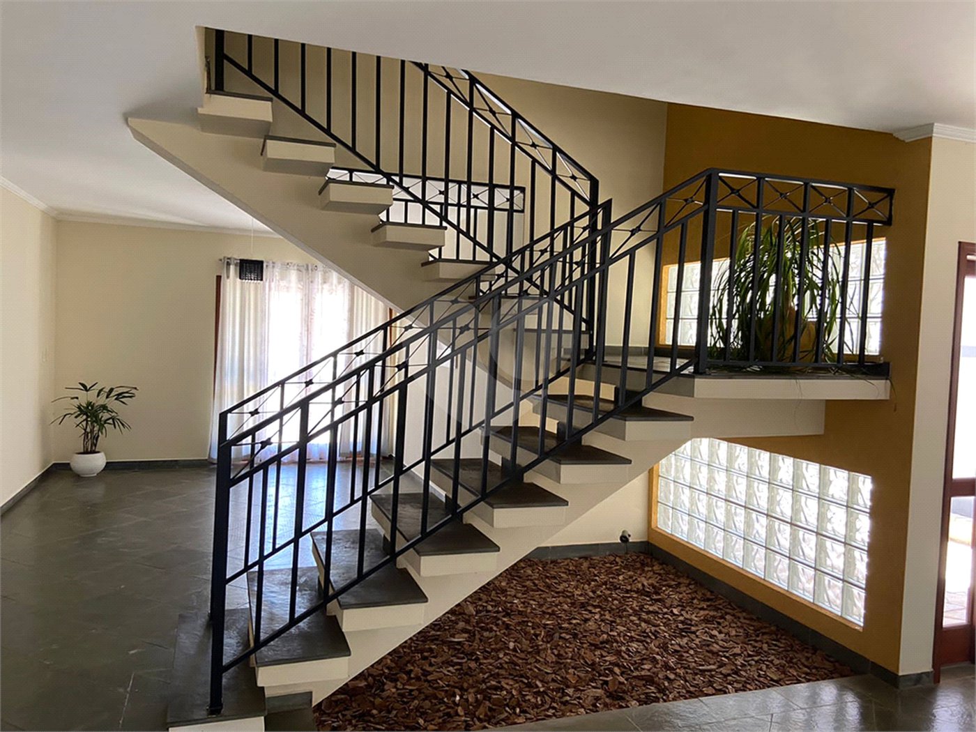 Casa à venda com 3 suítes no condomínio Villaggio Capriccio, Louveira - SP
