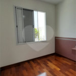 Casa à venda com 3 quartos, sendo 1 suíte, no condomínio Residencial Jardins, São Bernardo do Campo - SP