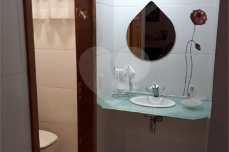 Sobrado à venda com 5 quartos, sendo 3 suítes, em Campos de Atibaia, Atibaia, SP