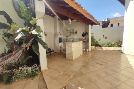 Casa à venda com 3 quartos, sendo 1 suíte, em Jardim Panorama, Valinhos, SP
