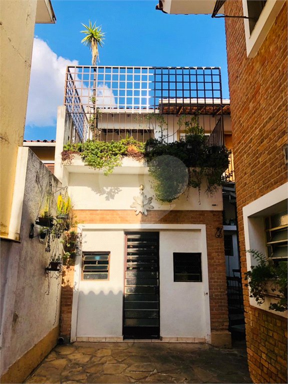 Sobrado à venda com 5 suítes em Vila Cordeiro, São Paulo, SP