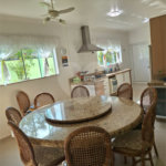 Casa à venda com 4 suítes no condomínio Bougainville, Peruíbe - SP