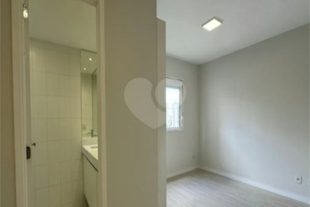 Apartamento à venda com 4 quartos, sendo 3 suítes,  em Jardim Monte Kemel, São Paulo, SP