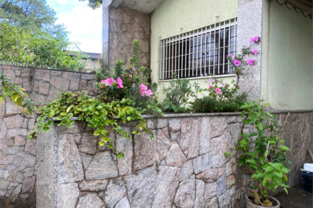 Casa à venda com 5 quartos, sendo 3 suítes, em Vila Rosália, Guarulhos, SP