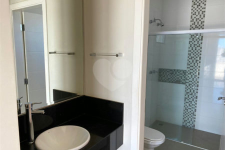 Casa à Venda de 4 dormitórios suítes em São Carlos, no Condomínio Damha I