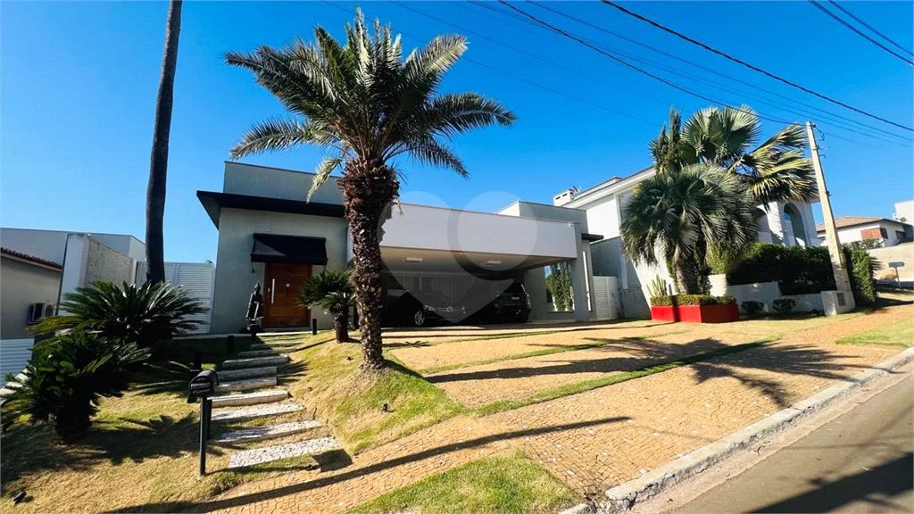 Casa térrea de alto padrão no Park Campestre 1