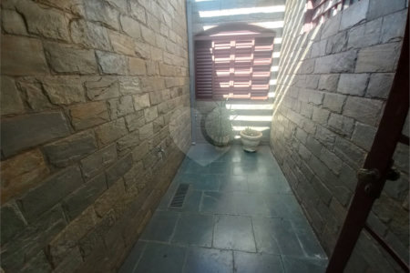 Casa térrea para venda ou locação no Parque Estancia Suíça.