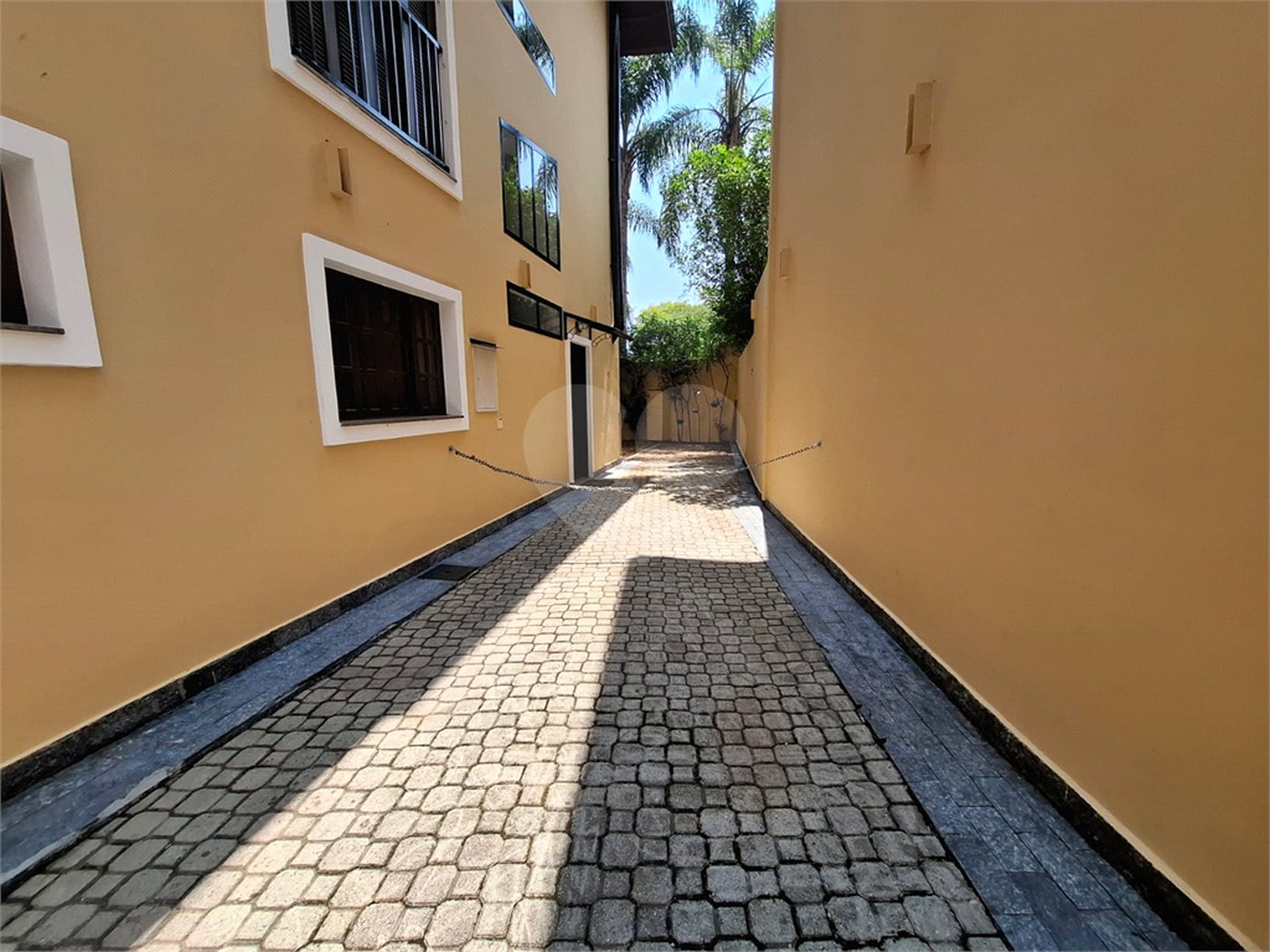 Casa para alugar com 4 quartos, sendo 2 suítes, no condomínio Palm Garden, São Paulo - SP