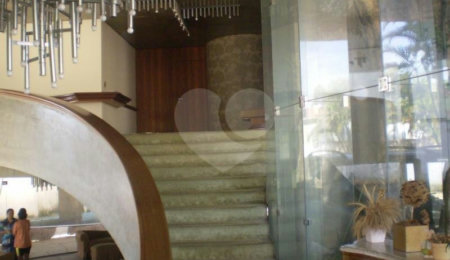 Sobrado à venda com 7 quartos, sendo 4 suítes,  em Jardim Petrópolis, São Paulo, SP
