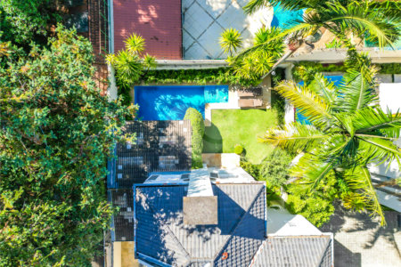 Casa à venda com 5 quartos, sendo 4 suítes, no condomínio Bounganville, São Paulo - SP