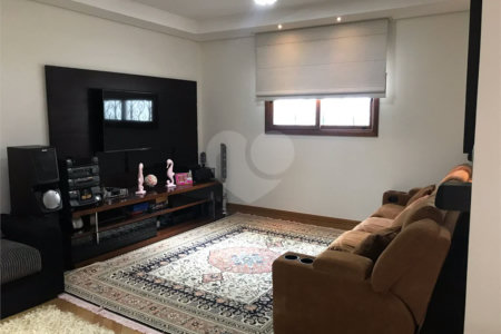 Sobrado à venda com 4 quartos, sendo 3 suítes, em Jardim Franca, São Paulo, SP