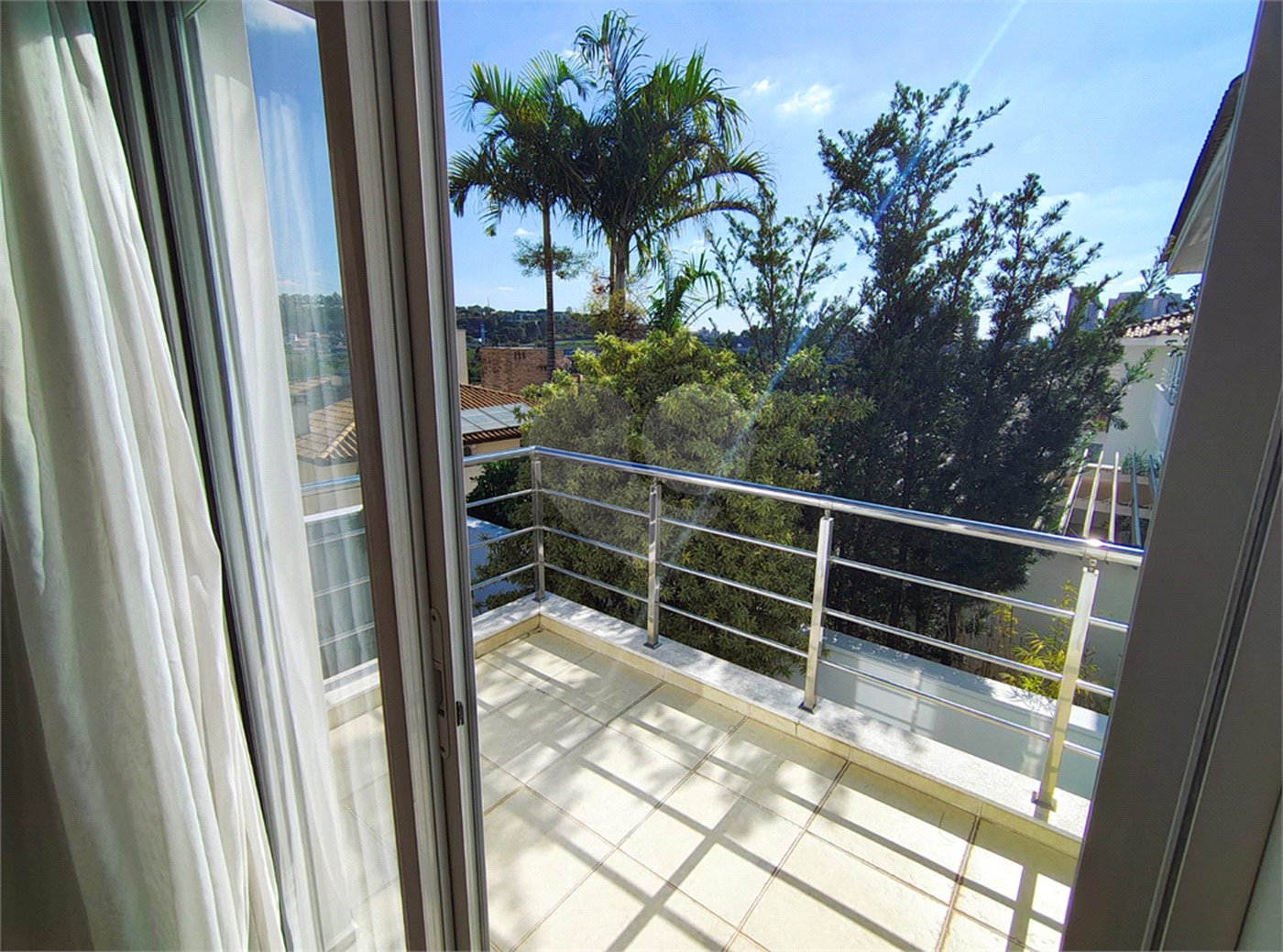 Casa à venda ou para alugar com 4 suítes no condomínio Quinta das Laranjeiras, Jundiaí - SP