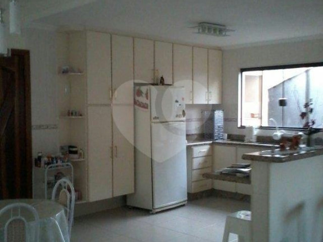 Casa à venda com 2 quartos, sendo 1 suíte,  em Jardim City, Guarulhos, SP