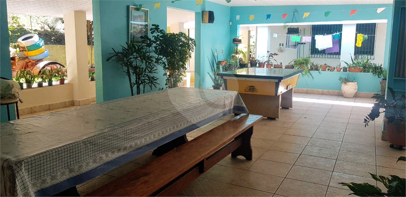 Casa à venda com 5 quartos, sendo 1 suíte,  em Taboão, Mogi das Cruzes, SP