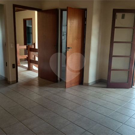 Casa para alugar com 4 quartos, sendo 2 suítes, no condomínio Estância Marambaia, Vinhedo - SP