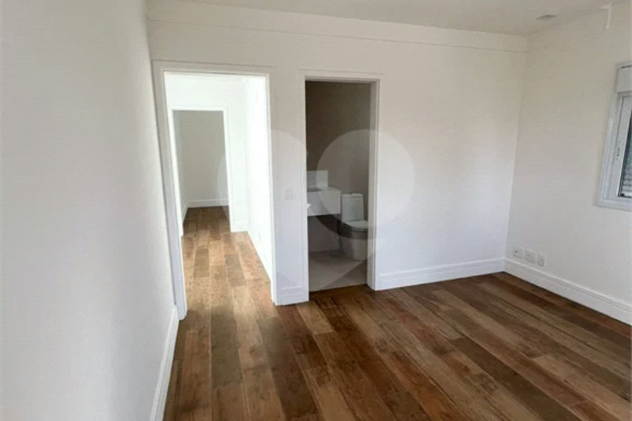 Casa à venda com 4 quartos, sendo 2 suítes, no condomínio Residencial Floresta, São Paulo - SP