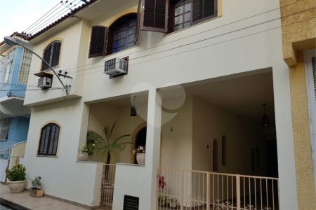 Casa de Vila à venda com 4 quartos, sendo 3 suítes,  em Tijuca, Rio de Janeiro, RJ