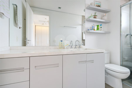 Apartamento à venda com 3 suítes em Campo Belo, São Paulo, SP