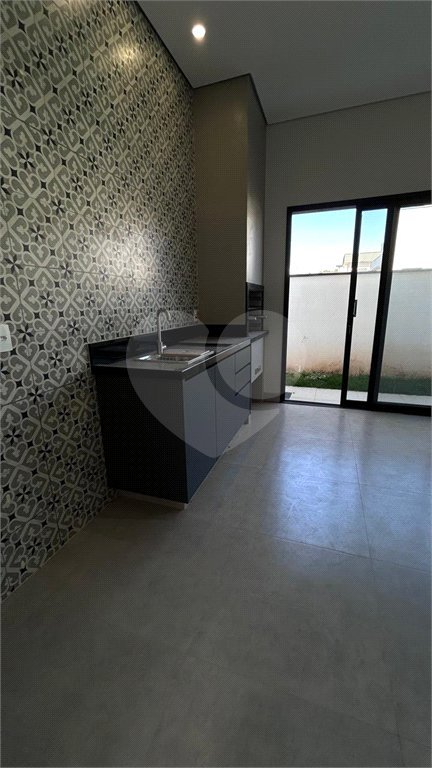Casa à venda com 4 quartos, sendo 3 suítes, no condomínio Residencial Mont'alcino, Valinhos - SP